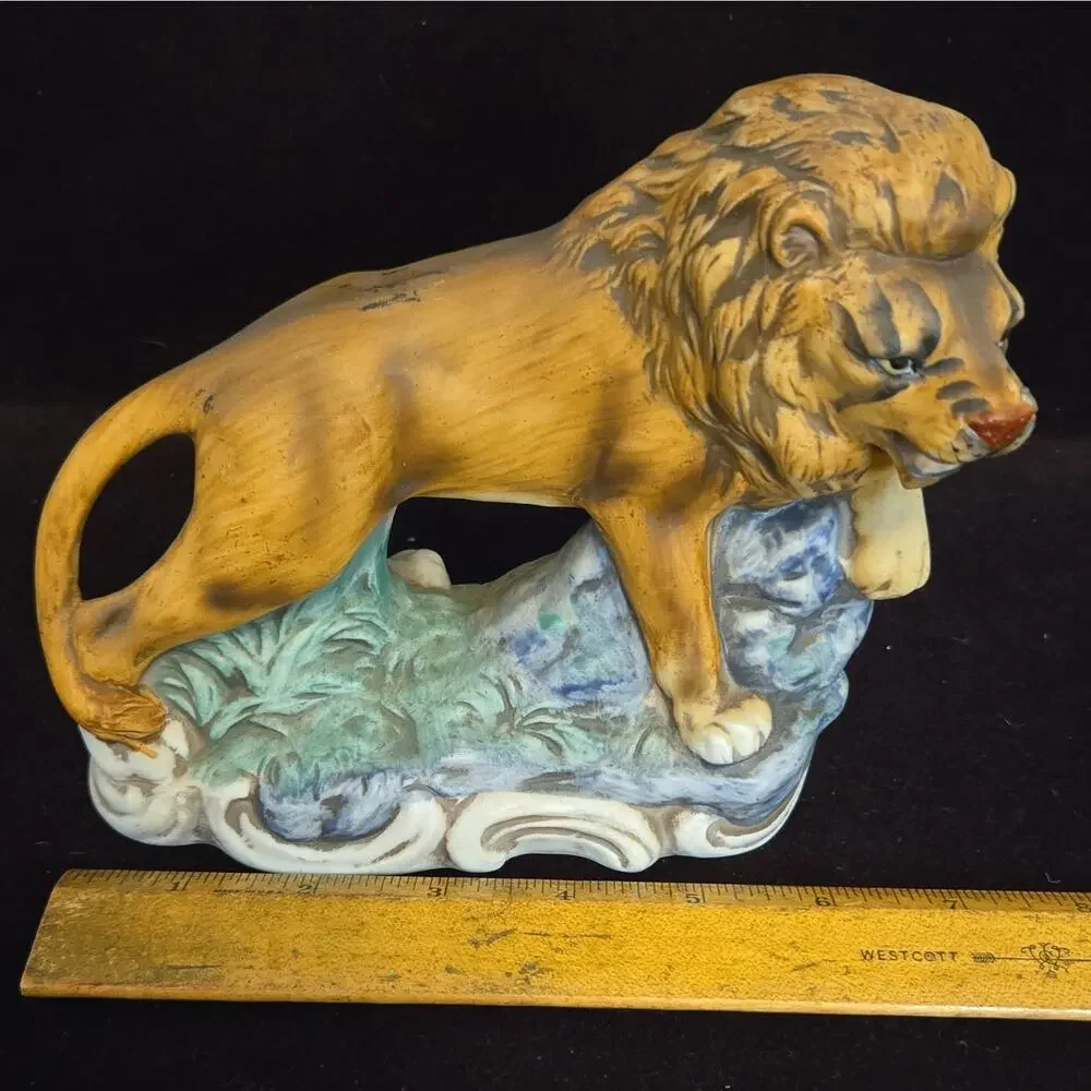 Vintage Ceramic Lion Figurine Statue Hand Painted Taiwan Matte Finish 9DA-16.6